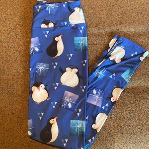 NWOT Womens One Size, JAAM Penguins and Presents leggings